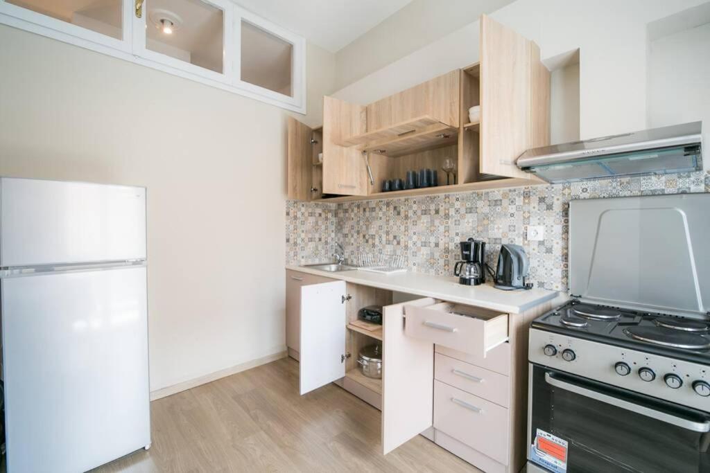Belajo Central Apartment And Jacuzzi !! Volos Ngoại thất bức ảnh