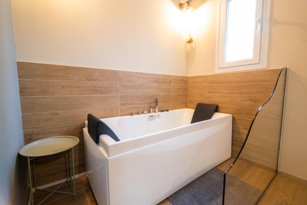 Belajo Central Apartment And Jacuzzi !! Volos Ngoại thất bức ảnh